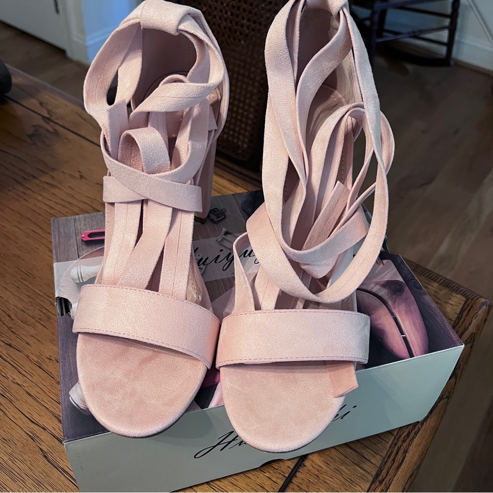 Chic Blush Strappy Heels